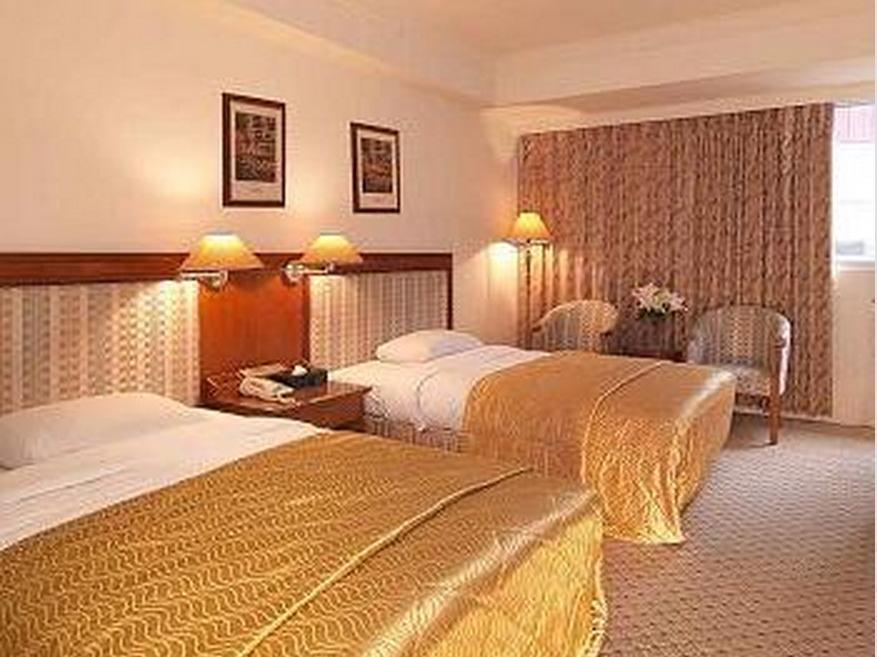 Huang Shin Business Hotel-Chung Kang Taichung Bagian luar foto