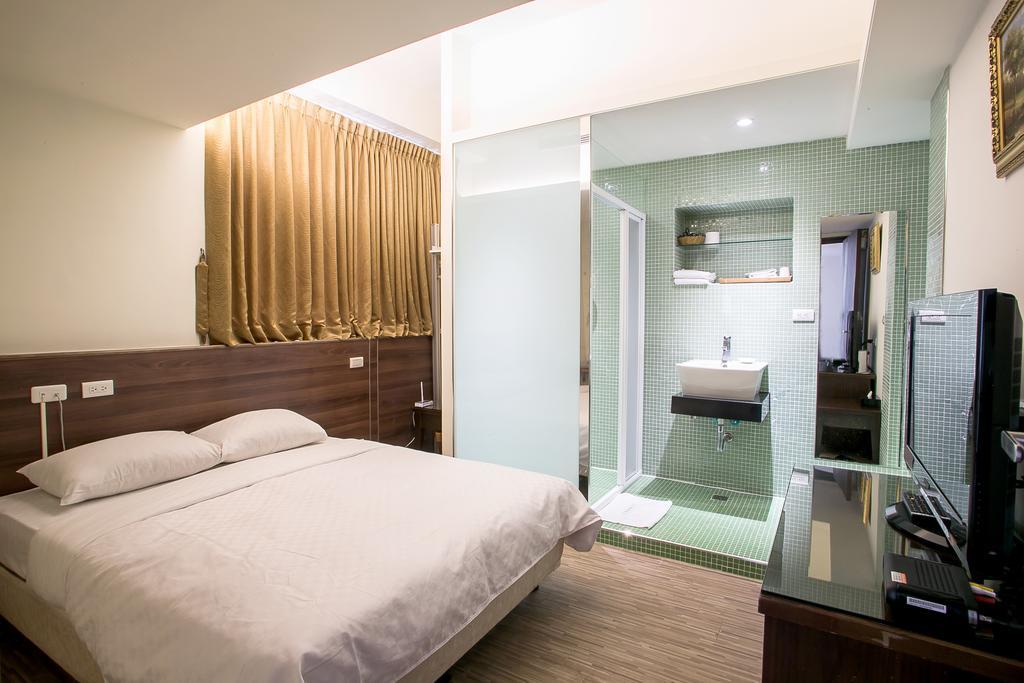 Huang Shin Business Hotel-Chung Kang Taichung Bagian luar foto