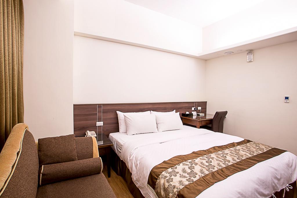 Huang Shin Business Hotel-Chung Kang Taichung Bagian luar foto